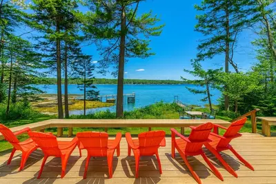 Image de Stunning Waterfront Retreat with Private Dock, Water Views & Cozy Fireplace