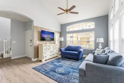 Image de 4br Comfort Resort‑Style Home at Emerald Island