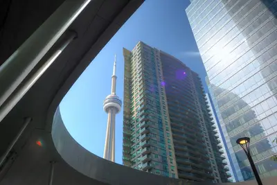 Image de Central Toronto 3br suite w/Parking, Pool, Gym