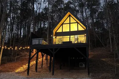 Image de The Blend: Luxurious 2 Br A-Frame! Hot Tub! Pond!