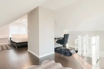 Image de Spacious 5-Bedroom Retreat Just 2 Blocks from Downtown Crosby