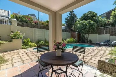 Bond Street 20 by Ctha