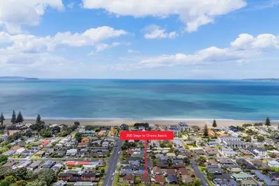 Image de 300 meters to Orewa Beach Holiday Home