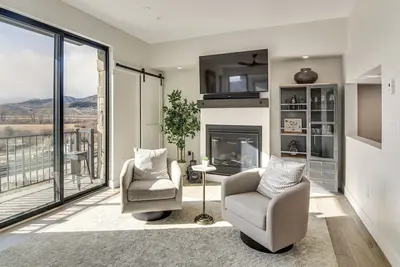 4 Mi to Granby Ranch: Gem w/ Balcony & Mtn Views!