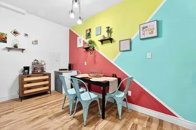 Image de Sunlit 2br Private Entry Parking & Laundry