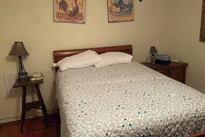 Image de 3-bedroom house in soothing Jonesborough with cool Ac breeze