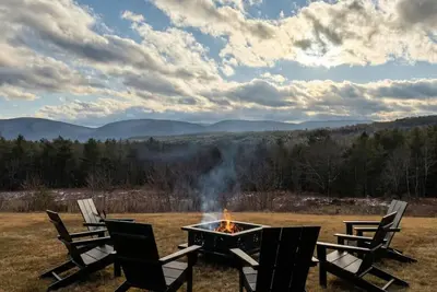 Image de Stunning Views Movie Theater and Next To Skiing