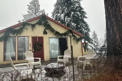 Image de Little Coyote Cottage- Peaceful country retreat. Ski, hike, Fruit Loop, mtn bike