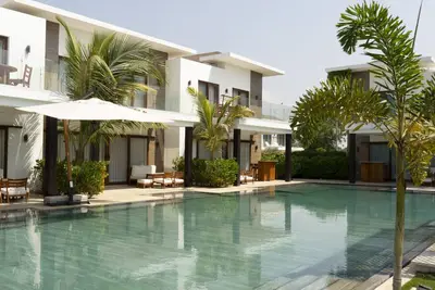Villa with Direct Pool Access and beach access