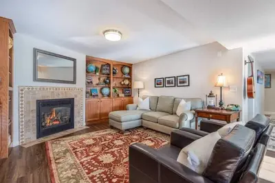 Image de Hot Tub/ Handicap Accessible/ 360° View