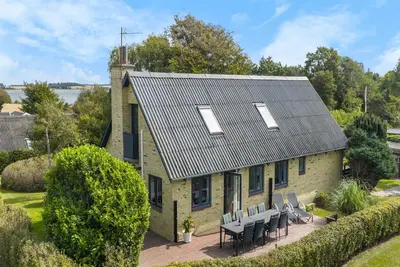 Image de \"Ina\" - 210m from the sea by Interhome