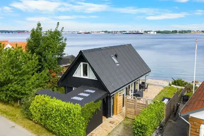 Image de \"Yngvy\" - 10m from the sea by Interhome