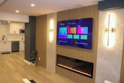 Image de Luxury, Brand-New, Spacious, Modern Apartment with One Parking.