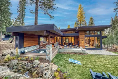 Image de Luxury Mountain Home | Hot Tub, Fire Pit & Outdoor Living