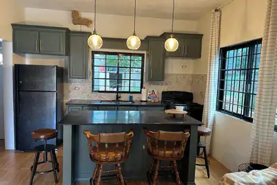 Image de Exquisite apartment in Ocho Rios. Central to major attractions like Dunn’s River