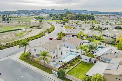 Image de Beautiful 4-bedroom house with Pool in serene Menifee