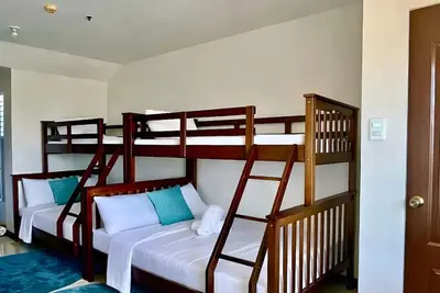 Image de Spacious family-friendly apartment with Balcony!