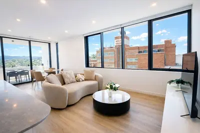 Image de Stylish 2br City Living at The Manning | Cozy Views