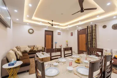 Hello Sunshine - Premium 3 Bhk Apartment with Elevator & Balcony View