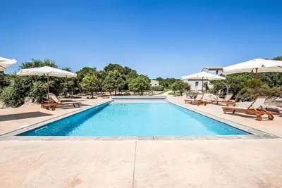 Image de Appartement dans une maison de vacances avec piscine, Wifi, climatisation, Tv, patio, animaux admis