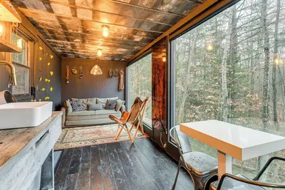 Image de Secluded Red River Gorge Cabin w/ Rooftop Deck!