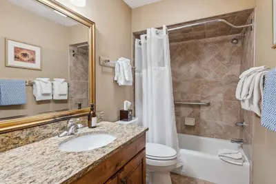 Image de Family friendly 2-bedroom condo in Vail perfect for your year-round getaway