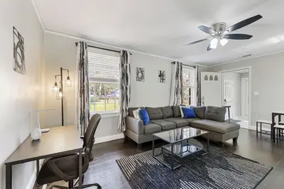 Image de Spacious 4-bedroom house in nice Montgomery with Ac