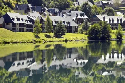 Image de Appt T3 duplex, calme, spacieux avec vue sur le lac, accès direct piste pédestre