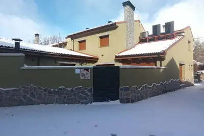 Image de Rural House **** With heated swimming pool and hydromassage in the heart of the Palencia Mountains.