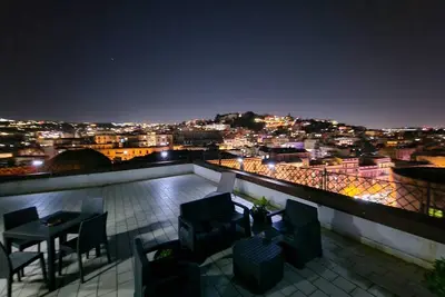 Image de Faccia Gialla is the panoramic apartment in the historic center of Naples