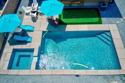 Image de Navigate Stays Pool & Putting Playground in Indio