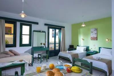 Image de Spacious City Center Studio near the sea