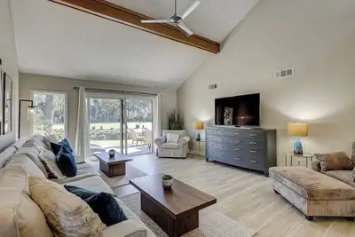 Sunset Rentals | Townhouse Manor 5