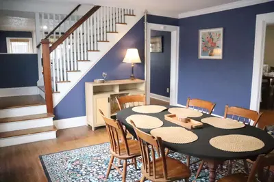 Image de Spacious private home in Geneva - near college, wineries, and lake!