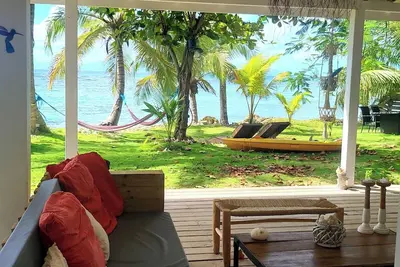 Image de Effet Lagon, kaz créole tout confort accès direct au lagon