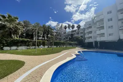 Image de Appartement avec Piscine, Climatisation et Terrasse Panoramique à 1. 400 m de la Plage