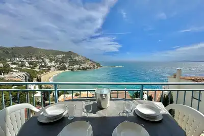 Image de Appart lumineux à Roses avec parking, proche plage Canyelles