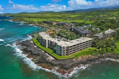 Image de Ocean View 1st floor private lanai - 15 ft to the water! Ac/free parking/laundry