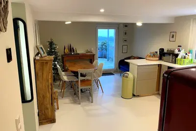 Image de New! Lake view apartment & terrace, cheap wg. Renovation, <5 min to the lake