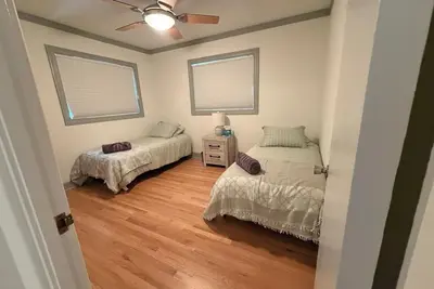 Image de Charming Home Near Hidden Park