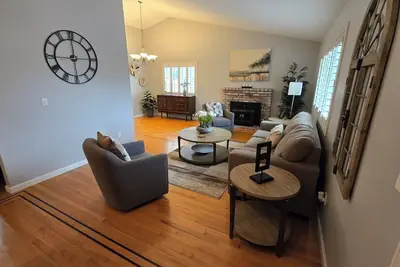 Image de One-Story Comfort: Serene and Spacious 4bd/2bath