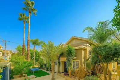 Image de Spacious 6-bedroom villa with jacuzzi & heated pool in Rishon LeZion