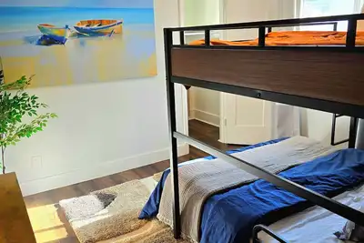 Image de Charming Bungalow • Hot Tub • Near Trails & Dining