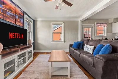 Image de Cozy 1br 2mi to Midtown & Crosstown Pet Friendly