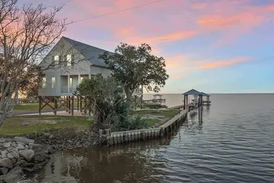 Luxury Waterfront Camp + Hot Tub + Private Dock