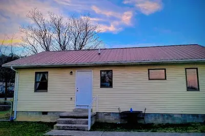 Image de 3-bedroom home away from home in Middesboro. A family friendly environment.