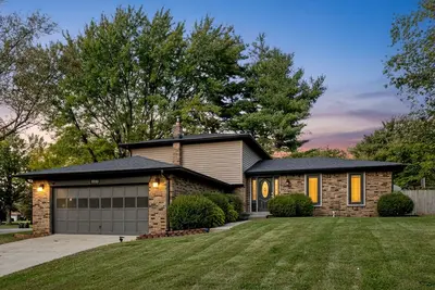 Image de Winter stay Family Fun with game room & backyard