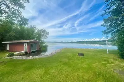 Image de Cozy Lakefront Bungalow