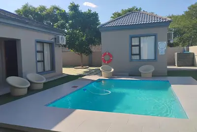 Image de Charming 6-bedroom villa with a pool, gateway to the  okavango delta