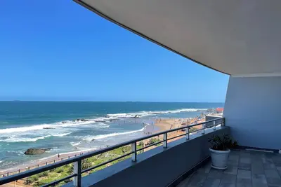 Image de Luxury 3 Bedroom Seaside Escape: Huge Balcony & Pool